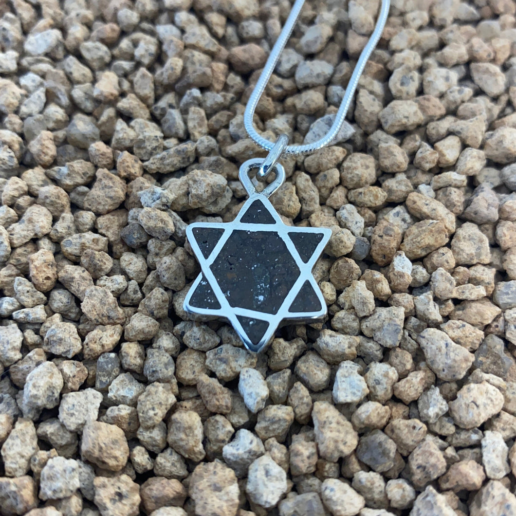 Colgante Meteorito 43- Condrito H5 - Los Vientos 003 - Colección Nebulosa