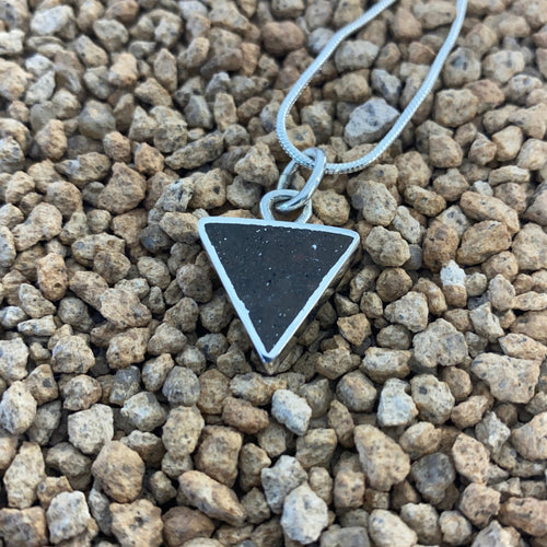 Colgante Meteorito 42- Condrito H5 - Los Vientos 003 - Colección Nebulosa