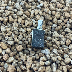 Colgante Meteorito 49- Condrito H5 - Los Vientos 003 - Colección Nebulosa