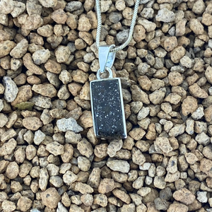 Colgante Meteorito 50- Condrito H5 - Los Vientos 003 - Colección Nebulosa