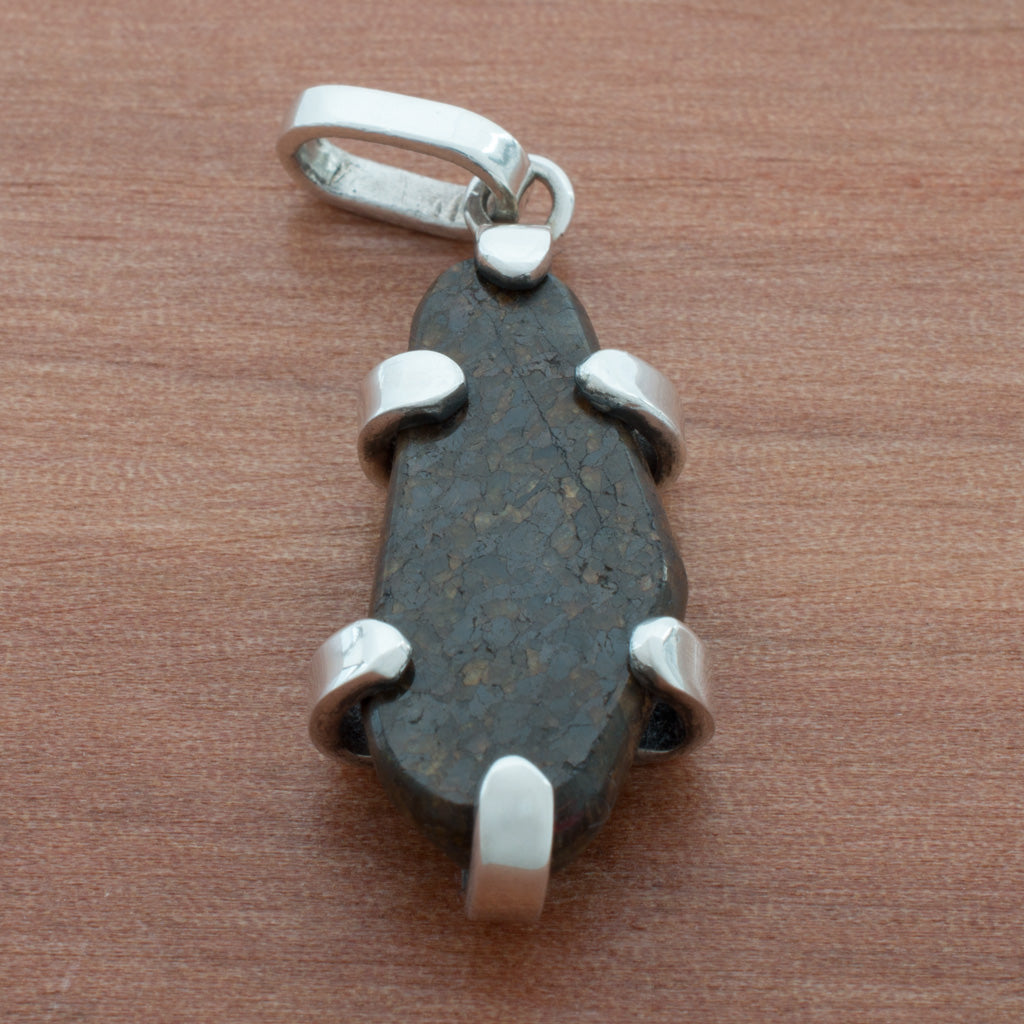 Colgante Meteorito 04 - Eucrito de Vaca Muerta - Colección Vesta - Tienda Museo del Meteorito